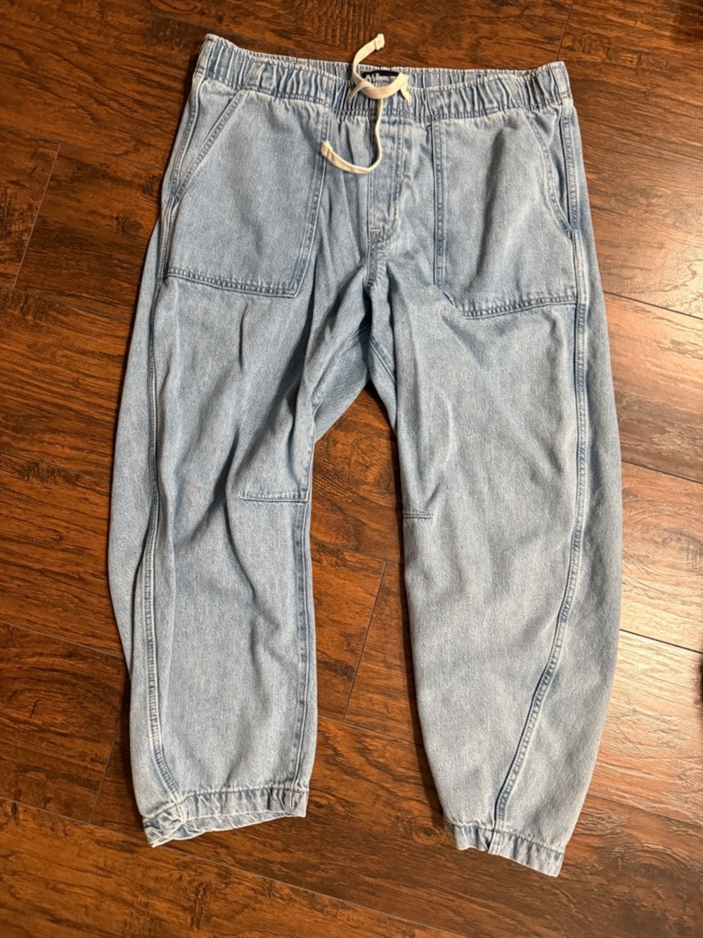 GAP Light Wash SuperSoft Pull-On Barrel Jean